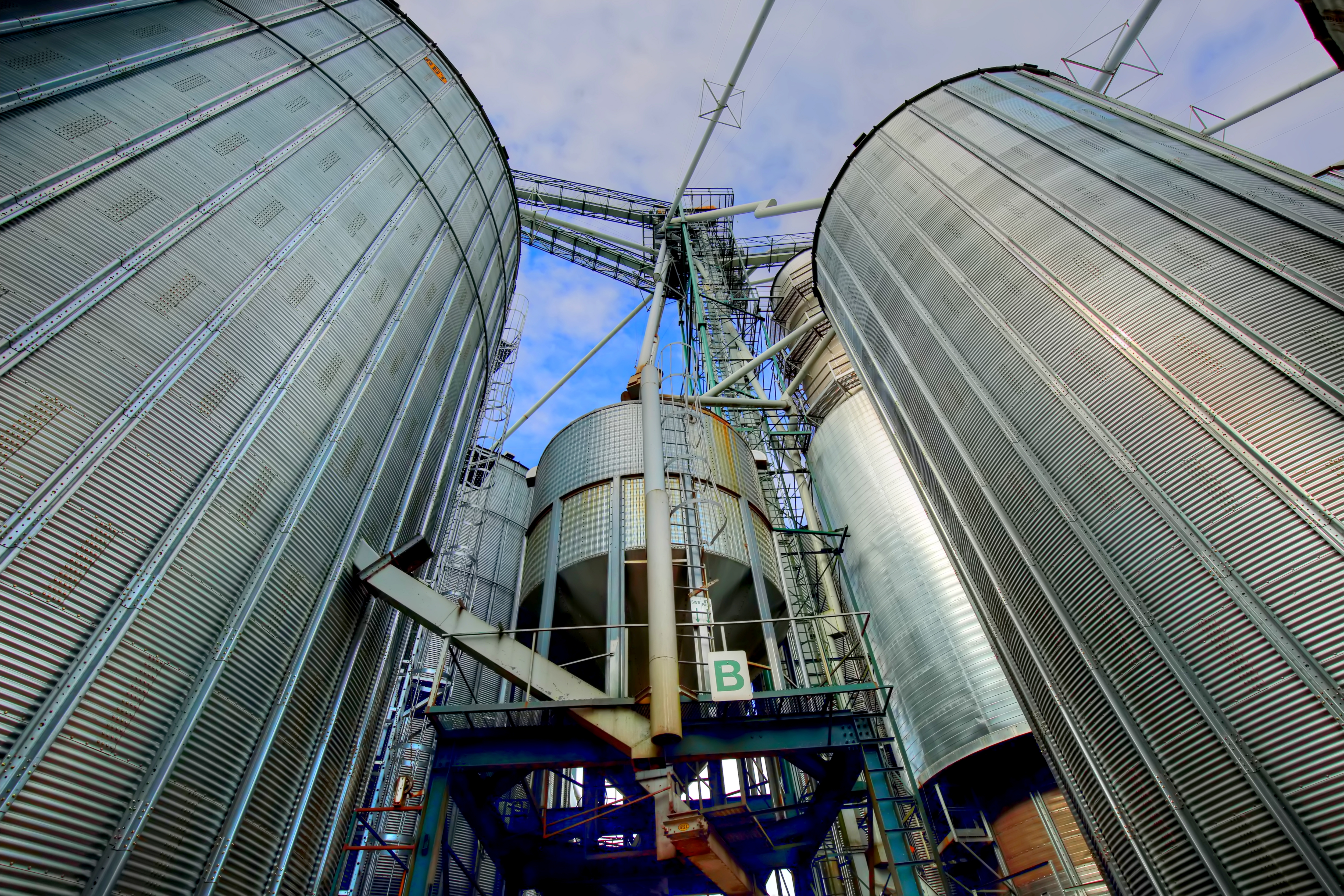 corn-silos